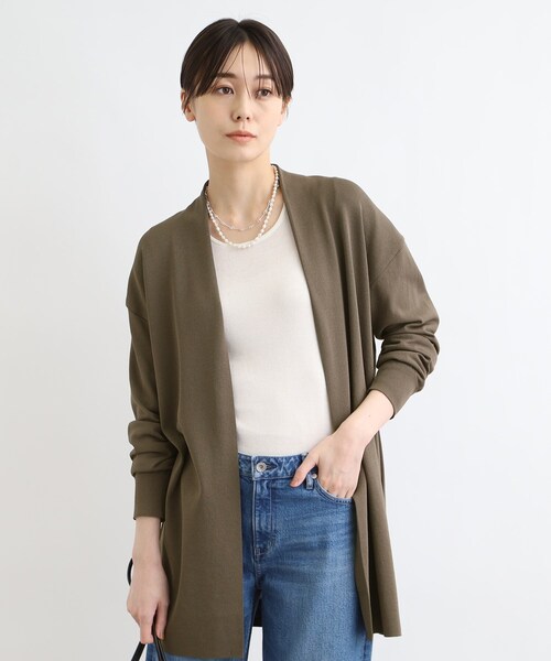 INDIVI(インディヴィ)の「◆【洗える】シンプル着流しロングニットカーディガン(カーディガン/ボレロ・レディース・ブラック/ライトベージュ/ダークブラウン/グリーン系・05/13/15 /19/34/38)」の2枚目の写真