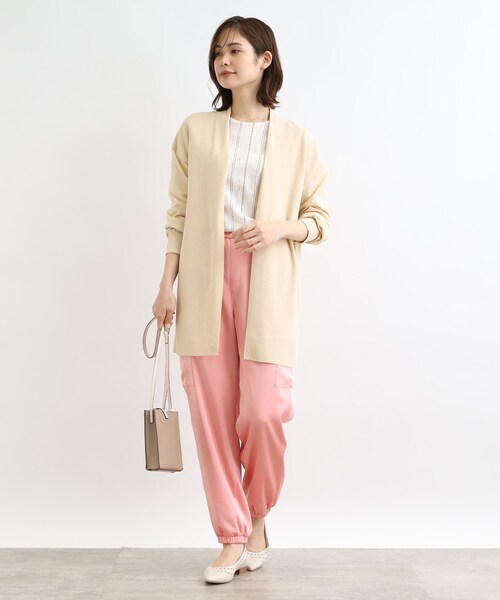 INDIVI(インディヴィ)の「◆【洗える】シンプル着流しロングニットカーディガン(カーディガン/ボレロ・レディース・ブラック/ライトベージュ/ダークブラウン/グリーン系・05/13/15 /19/34/38)」の18枚目の写真