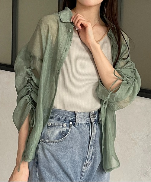 Thevon（ゼボン）の「ラメワッシャー袖シャーリングシアーシャツ（シャツ/ブラウス・レディース・アイボリー/サックスブルー/ベージュ/グリーン/ブラウン・FREE）」の5枚目の写真