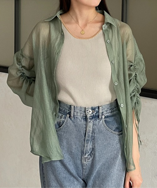 Thevon（ゼボン）の「ラメワッシャー袖シャーリングシアーシャツ（シャツ/ブラウス・レディース・アイボリー/サックスブルー/ベージュ/グリーン/ブラウン・FREE）」の17枚目の写真