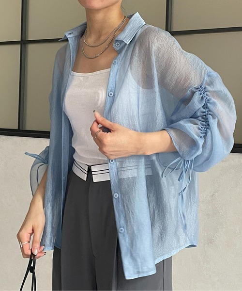 Thevon（ゼボン）の「ラメワッシャー袖シャーリングシアーシャツ（シャツ/ブラウス・レディース・アイボリー/サックスブルー/ベージュ/グリーン/ブラウン・FREE）」の12枚目の写真