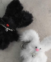 minia（ミニア）の「きっとうさぎ ＜ぬいぐるみキーホルダー＞（キーホルダー）」