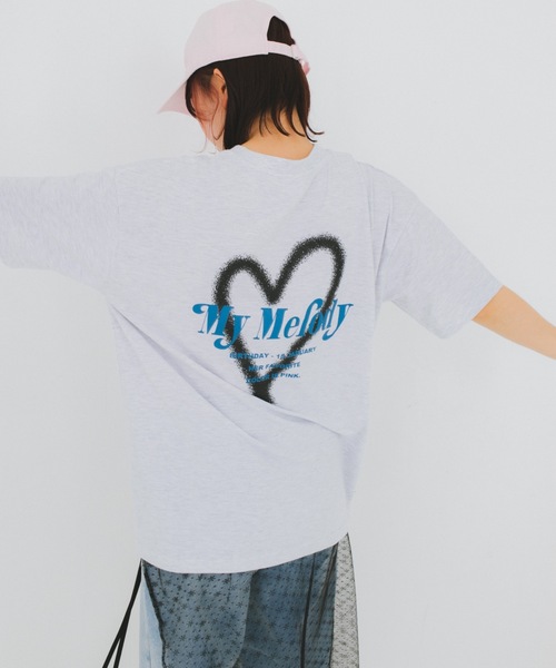 nemne store（ネンネストア）の「【nemne store × My Melody & Kuromiコラボアイテム】ハートモチーフTシャツ（Tシャツ/カットソー・レディース・ブラック/オートミール・SMALL/MEDIUM）」の2枚目の写真