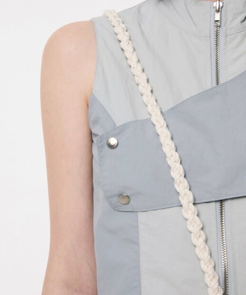 FLAREUP(フレアアップ)の「韓国ブランド FLAREUP フレアアップ E96 Handmade Layered Bag レイヤードバッグ ナイロンバッグ 肩掛けバッグ クロスバッグ ロープバッグ 大容量バッグ カバン 韓国ファッション ストリートファッション テック系ファッション(ショルダーバッグ・レディース・ブラック/ブルーグレー・ONE SIZE)」の17枚目の写真