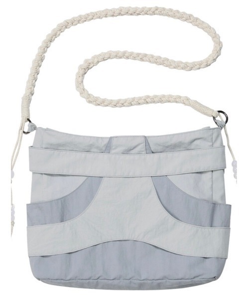 FLAREUP(フレアアップ)の「韓国ブランド FLAREUP フレアアップ E96 Handmade Layered Bag レイヤードバッグ ナイロンバッグ 肩掛けバッグ クロスバッグ ロープバッグ 大容量バッグ カバン 韓国ファッション ストリートファッション テック系ファッション(ショルダーバッグ・レディース・ブラック/ブルーグレー・ONE SIZE)」の20枚目の写真