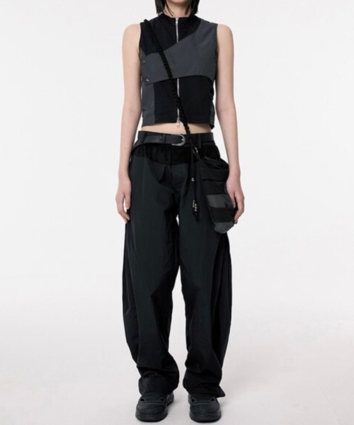 FLAREUP(フレアアップ)の「韓国ブランド FLAREUP フレアアップ E96 Handmade Layered Bag レイヤードバッグ ナイロンバッグ 肩掛けバッグ クロスバッグ ロープバッグ 大容量バッグ カバン 韓国ファッション ストリートファッション テック系ファッション(ショルダーバッグ・レディース・ブラック/ブルーグレー・ONE SIZE)」の7枚目の写真