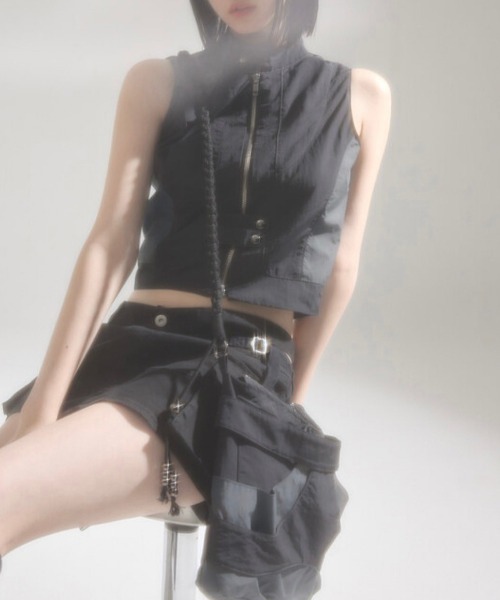 FLAREUP(フレアアップ)の「韓国ブランド FLAREUP フレアアップ E96 Handmade Layered Bag レイヤードバッグ ナイロンバッグ 肩掛けバッグ クロスバッグ ロープバッグ 大容量バッグ カバン 韓国ファッション ストリートファッション テック系ファッション(ショルダーバッグ・レディース・ブラック/ブルーグレー・ONE SIZE)」の4枚目の写真