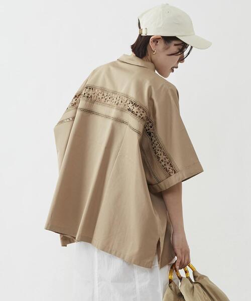CONVERSE TOKYO(コンバーストウキョウ)の「【STAR★LACE】BACK LACE OVERSIZED SHIRT(シャツ/ブラウス・レディース・サックスブルー/ブラック/ベージュ・FREE)」の3枚目の写真