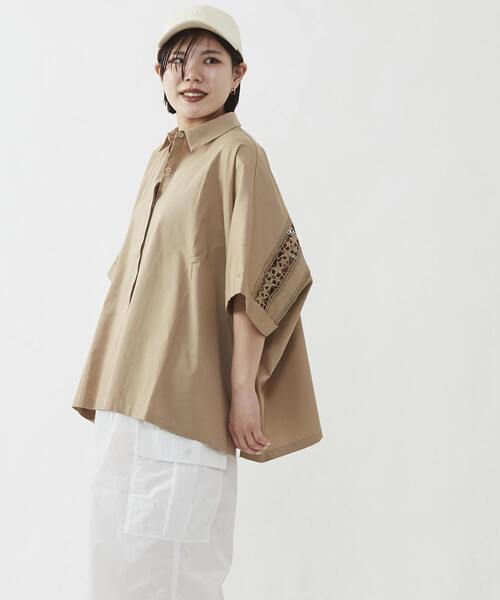 CONVERSE TOKYO(コンバーストウキョウ)の「【STAR★LACE】BACK LACE OVERSIZED SHIRT(シャツ/ブラウス・レディース・サックスブルー/ブラック/ベージュ・FREE)」の10枚目の写真