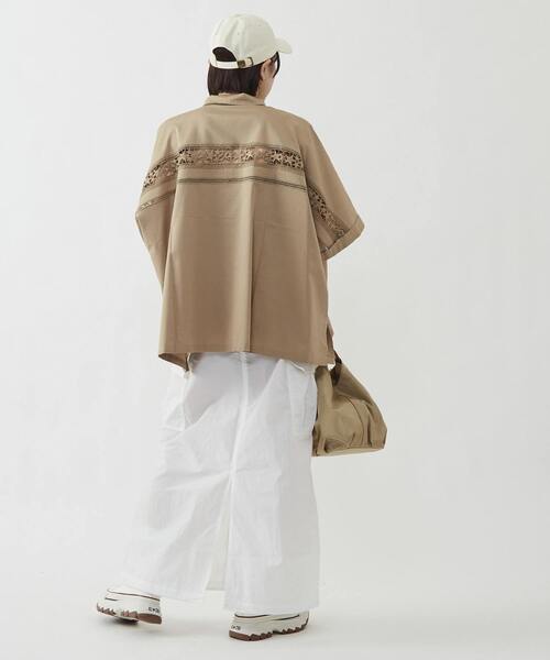 CONVERSE TOKYO(コンバーストウキョウ)の「【STAR★LACE】BACK LACE OVERSIZED SHIRT(シャツ/ブラウス・レディース・サックスブルー/ブラック/ベージュ・FREE)」の11枚目の写真