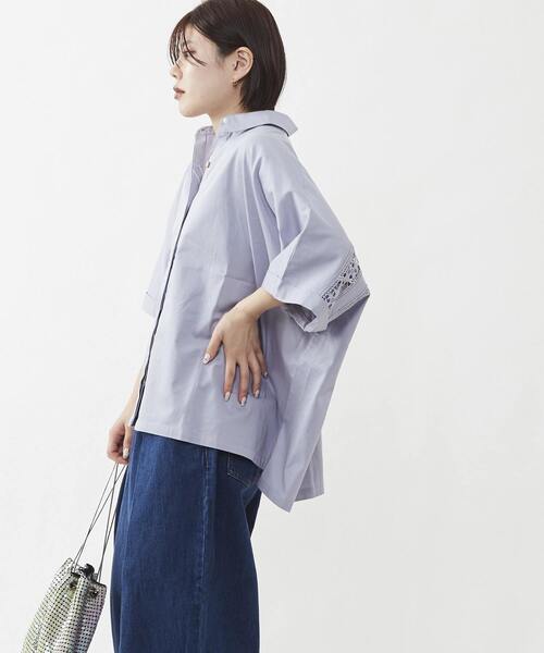 CONVERSE TOKYO(コンバーストウキョウ)の「【STAR★LACE】BACK LACE OVERSIZED SHIRT(シャツ/ブラウス・レディース・サックスブルー/ブラック/ベージュ・FREE)」の13枚目の写真
