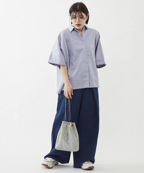 CONVERSE TOKYO(コンバーストウキョウ)の「【STAR★LACE】BACK LACE OVERSIZED SHIRT(シャツ/ブラウス・レディース・サックスブルー/ブラック/ベージュ・FREE)」の15枚目の写真