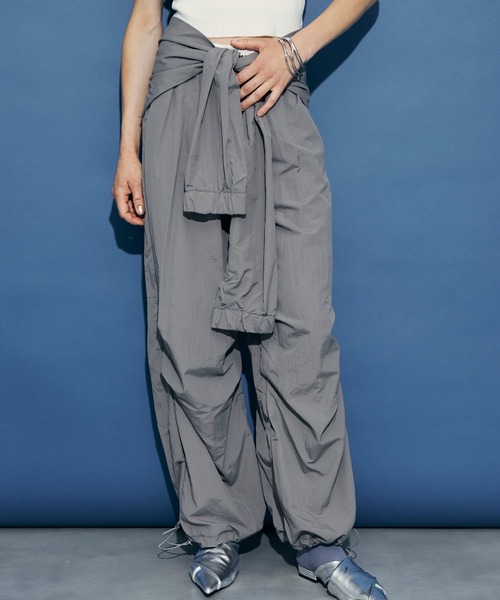 uyu.（ウユ）の「2way Waist Wrap Wide Pants / 2wayウエストラップワイドパンツ【uyu.】（カーゴパンツ・レディース・ブラック/ピンク/グレー・FREE）」の3枚目の写真