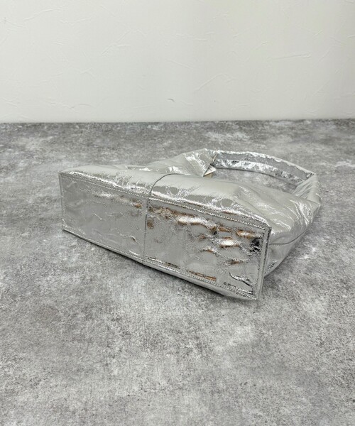 fredy emue（フレディエミュ）の「メタルワンショルトートバック（トートバッグ・レディース・シルバー/シルバー系その他・FREE）」の16枚目の写真