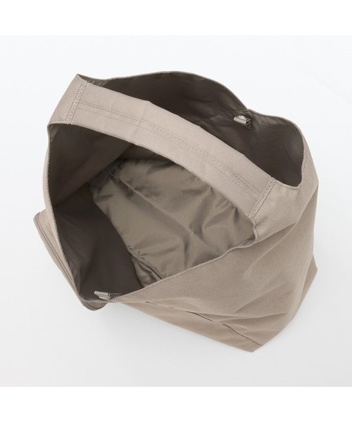 無印良品（ムジルシリョウヒン）の「撥水ワンショルダーバッグ（ショルダーバッグ・メンズ・ダークベージュ/スモークピンク/ブラック・FREE）」の14枚目の写真
