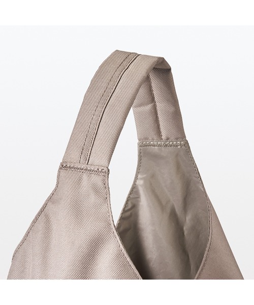 無印良品（ムジルシリョウヒン）の「撥水ワンショルダーバッグ（ショルダーバッグ・メンズ・ダークベージュ/スモークピンク/ブラック・FREE）」の17枚目の写真