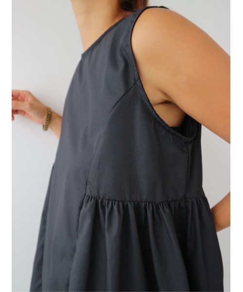 TRUNC(トランクエイティーエイト)の「Side Tuck No Sleeve Blouse(シャツ/ブラウス・レディース・ブラック/アイボリー・FREE)」の8枚目の写真