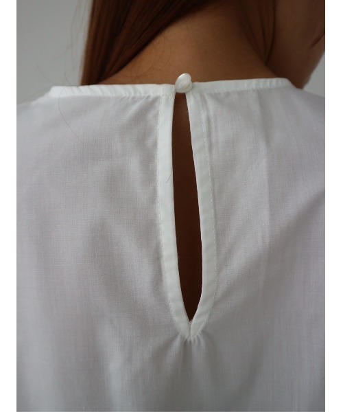 TRUNC(トランクエイティーエイト)の「Side Tuck No Sleeve Blouse(シャツ/ブラウス・レディース・ブラック/アイボリー・FREE)」の13枚目の写真