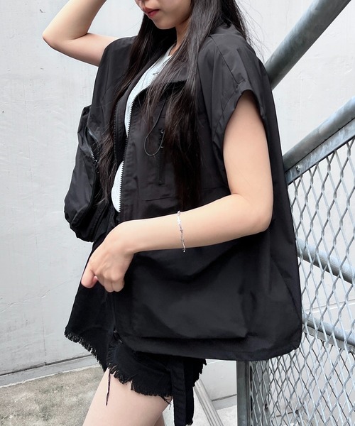 Figments(フィグメンツ)の「ビッグポケットナイロンベスト(ベスト・レディース・ブラック/ホワイト・FREE)」の5枚目の写真