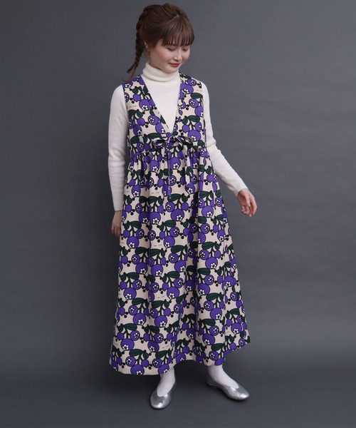 peu pres(プープレ)の「ブルーベリープリントOP(ワンピース・レディース・グレー/ベージュ・FREE)」の4枚目の写真