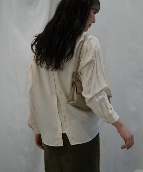 aimoha(アイモハ)の「【Aimoha】バックスリット長袖シャツ(シャツ/ブラウス・レディース・ベージュ/ブラック/オフホワイト/ブルー・FREE)」の11枚目の写真