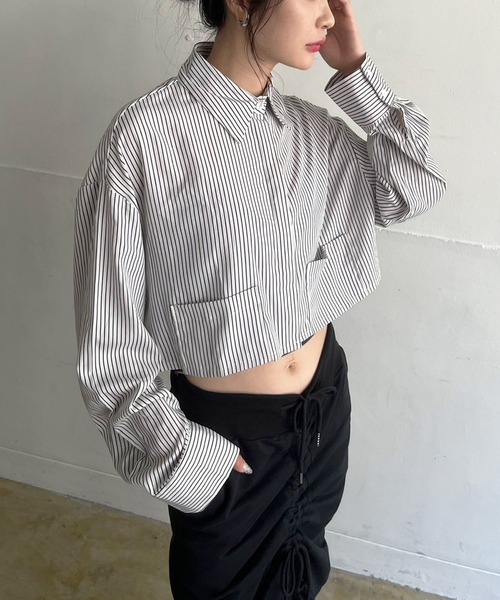 Jewelobe(ジュエローブ)の「ワイドカフスストライプクロップドシャツ(シャツ/ブラウス・レディース・ブラック/ホワイト/レッド/グリーン・FREE)」の5枚目の写真