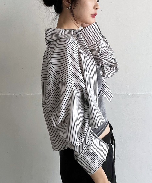 Jewelobe(ジュエローブ)の「ワイドカフスストライプクロップドシャツ(シャツ/ブラウス・レディース・ブラック/ホワイト/レッド/グリーン・FREE)」の6枚目の写真