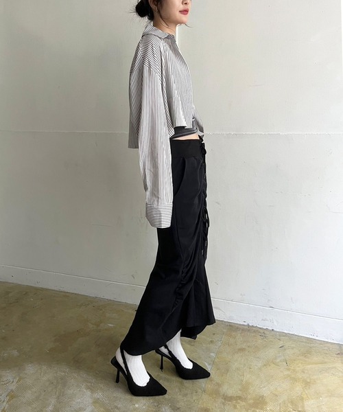 Jewelobe(ジュエローブ)の「ワイドカフスストライプクロップドシャツ(シャツ/ブラウス・レディース・ブラック/ホワイト/レッド/グリーン・FREE)」の10枚目の写真