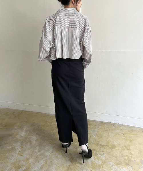 Jewelobe(ジュエローブ)の「ワイドカフスストライプクロップドシャツ(シャツ/ブラウス・レディース・ブラック/ホワイト/レッド/グリーン・FREE)」の11枚目の写真