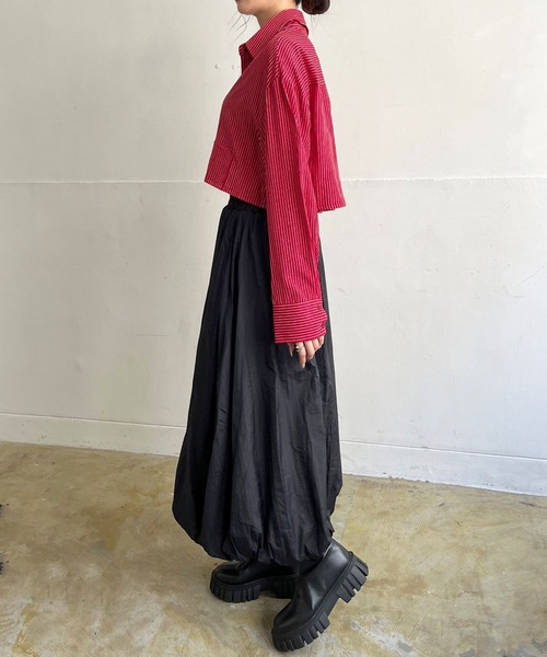 Jewelobe(ジュエローブ)の「ワイドカフスストライプクロップドシャツ(シャツ/ブラウス・レディース・ブラック/ホワイト/レッド/グリーン・FREE)」の17枚目の写真