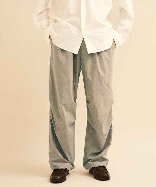 417 EDIFICE（フォーワンセブンエディフィス）の「ペイズリー ワイド イージーパンツ（カーゴパンツ・メンズ・ベージュ/チャコールグレー・MEDIUM/LARGE）」の2枚目の写真