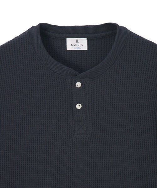 LANVIN en Bleu（ランバンオンブルー）の「ルーズフィット ヘンリーネック ワッフルロンTEE（Tシャツ/カットソー・メンズ・ネイビー/ブラック・46/52/50/48）」の5枚目の写真