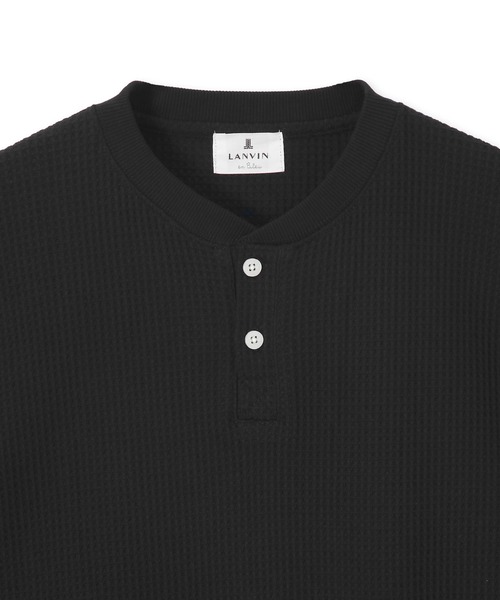 LANVIN en Bleu（ランバンオンブルー）の「ルーズフィット ヘンリーネック ワッフルロンTEE（Tシャツ/カットソー・メンズ・ネイビー/ブラック・46/52/50/48）」の4枚目の写真