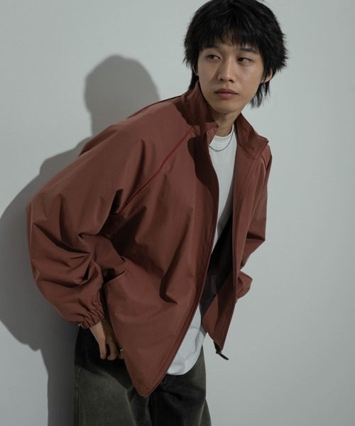 SENSE OF PLACE by URBAN RESEARCH(センスオブプレイスバイアーバンリサーチ)の「『セットアップ対応』パイピングスタンドブルゾン(ブルゾン・メンズ・バーガンディー/ベージュ/ブラック・LARGE/MEDIUM)」の7枚目の写真