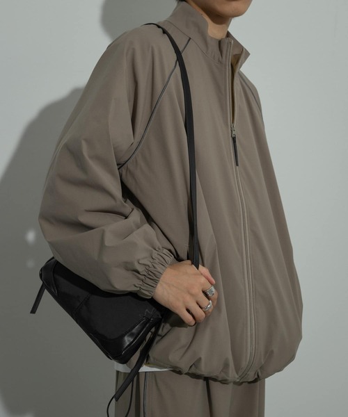 SENSE OF PLACE by URBAN RESEARCH(センスオブプレイスバイアーバンリサーチ)の「『セットアップ対応』パイピングスタンドブルゾン(ブルゾン・メンズ・バーガンディー/ベージュ/ブラック・LARGE/MEDIUM)」の16枚目の写真