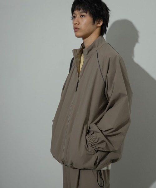 SENSE OF PLACE by URBAN RESEARCH(センスオブプレイスバイアーバンリサーチ)の「『セットアップ対応』パイピングスタンドブルゾン(ブルゾン・メンズ・バーガンディー/ベージュ/ブラック・LARGE/MEDIUM)」の18枚目の写真