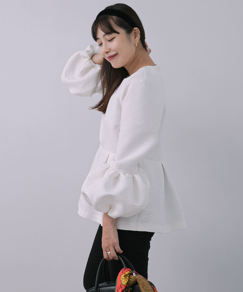 F by ROSSO（エフバイロッソ）の「F by ROSSO　ペプラムバルーンスリーブチュニック（チュニック・レディース・ブラック/オフホワイト・FREE）」の14枚目の写真