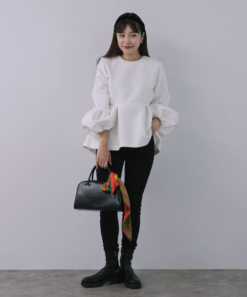 F by ROSSO（エフバイロッソ）の「F by ROSSO　ペプラムバルーンスリーブチュニック（チュニック・レディース・ブラック/オフホワイト・FREE）」の15枚目の写真