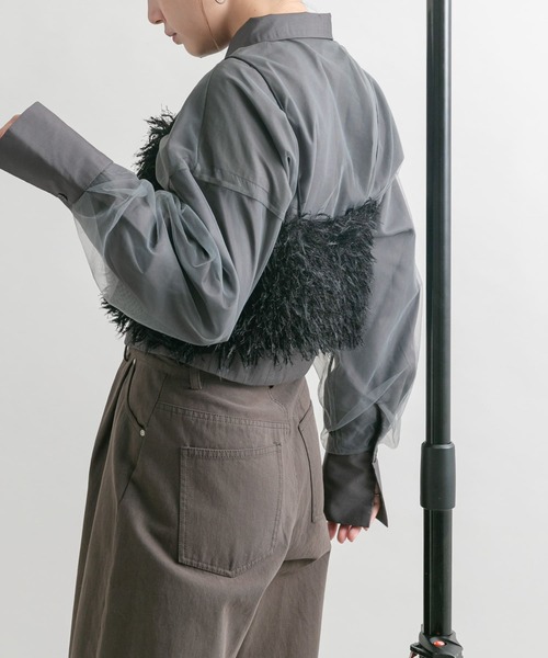 KBF（ケイビーエフ）の「チュールレイヤードクロップドシャツ（シャツ/ブラウス・レディース・アイボリー/ブルー/チャコールグレー・ONE）」の14枚目の写真