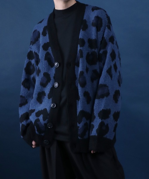 ANPAS(アンパス)の「Leopard Pattern Knit Cardigan/レオパード柄 起毛 ニット カーディガン(カーディガン/ボレロ・メンズ・ダークブルー/ブラック×グレー/グレイッシュベージュ/マスタード・L/M)」の3枚目の写真