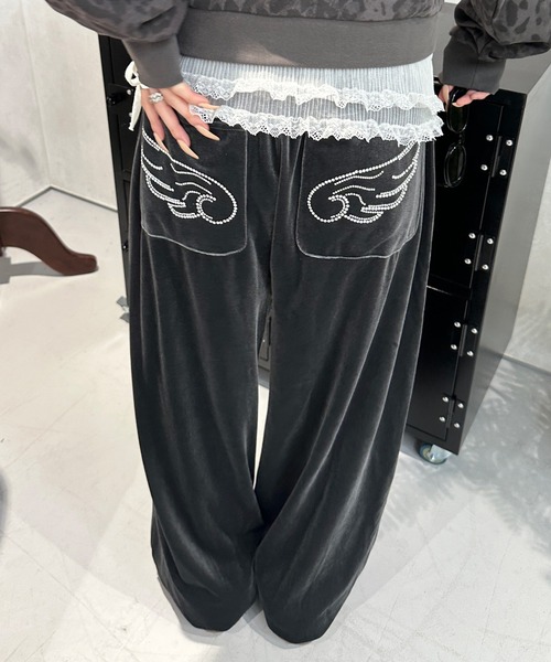 ★アバンチュウム ガーターベルト ラインストーン ロゴ ベロア フレア パンツ ヒップラインストーンベロアパンツ（その他パンツ）｜sedacle girl