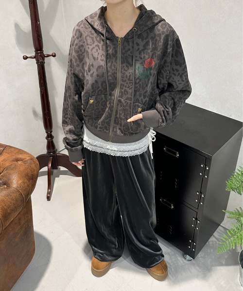 sedacle girl(セダクルガール)の「ヒップラインストーンベロアパンツ(その他パンツ・レディース・グレー/ブラウン・MEDIUM/SMALL)」の7枚目の写真