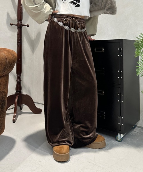 sedacle girl(セダクルガール)の「ヒップラインストーンベロアパンツ(その他パンツ・レディース・グレー/ブラウン・MEDIUM/SMALL)」の15枚目の写真