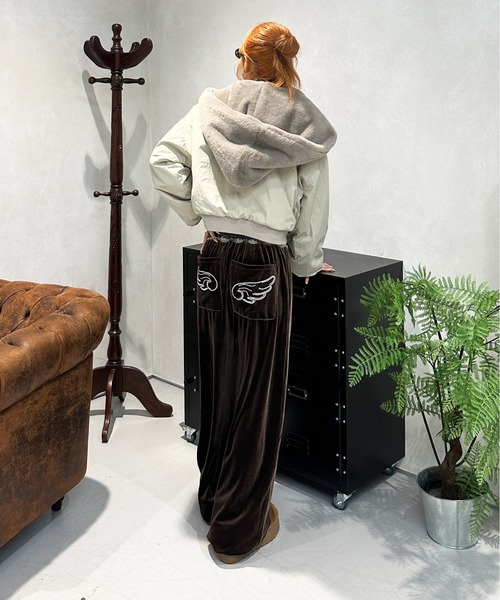 sedacle girl(セダクルガール)の「ヒップラインストーンベロアパンツ(その他パンツ・レディース・グレー/ブラウン・MEDIUM/SMALL)」の19枚目の写真