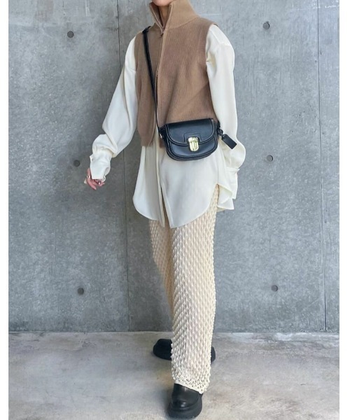 ISOOK（アイスー）の「ジップハイネックニットベスト (kiharu select) / ジップベスト ダブルジップ ジップニッジ スタンドネック（ベスト・レディース・ベージュ/ブラック・FREE）」の5枚目の写真