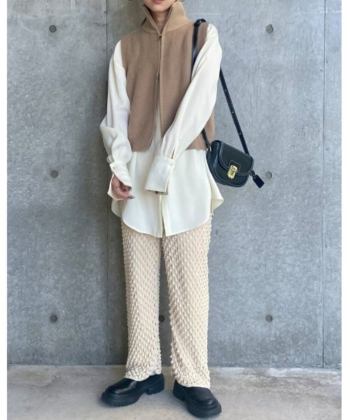 ISOOK（アイスー）の「ジップハイネックニットベスト (kiharu select) / ジップベスト ダブルジップ ジップニッジ スタンドネック（ベスト・レディース・ベージュ/ブラック・FREE）」の10枚目の写真