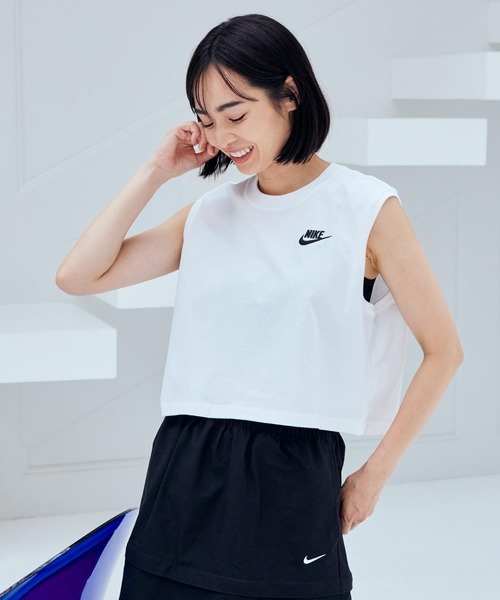 NIKE（ナイキ）の「ナイキ スポーツウェア クラブ ウィメンズ スリーブレス クロップド トップ / Nike Sportswear Club Women's Sleeveless Cropped Top FV5506-100 White（タンクトップ・レディース・ホワイト・L/M/S/XL/XS）」の7枚目の写真