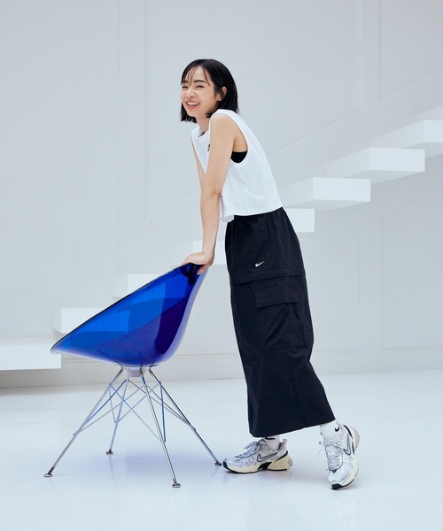 NIKE（ナイキ）の「ナイキ スポーツウェア クラブ ウィメンズ スリーブレス クロップド トップ / Nike Sportswear Club Women's Sleeveless Cropped Top FV5506-100 White（タンクトップ・レディース・ホワイト・L/M/S/XL/XS）」の10枚目の写真