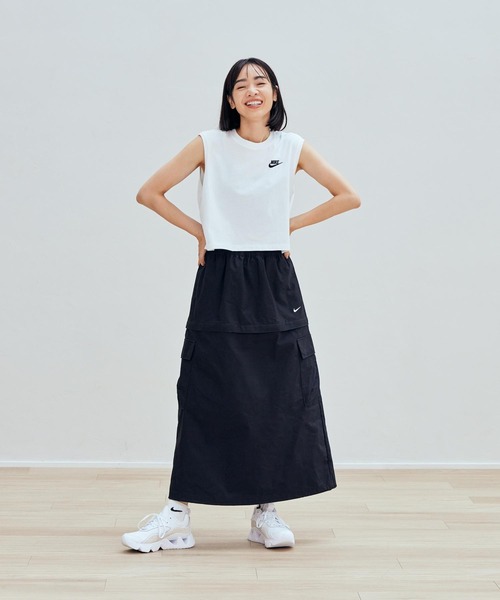 NIKE（ナイキ）の「ナイキ スポーツウェア クラブ ウィメンズ スリーブレス クロップド トップ / Nike Sportswear Club Women's Sleeveless Cropped Top FV5506-100 White（タンクトップ・レディース・ホワイト・L/M/S/XL/XS）」の12枚目の写真