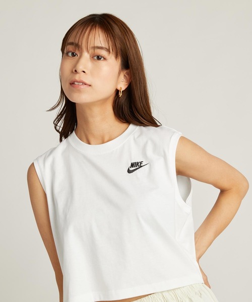 NIKE（ナイキ）の「ナイキ スポーツウェア クラブ ウィメンズ スリーブレス クロップド トップ / Nike Sportswear Club Women's Sleeveless Cropped Top FV5506-100 White（タンクトップ・レディース・ホワイト・L/M/S/XL/XS）」の14枚目の写真